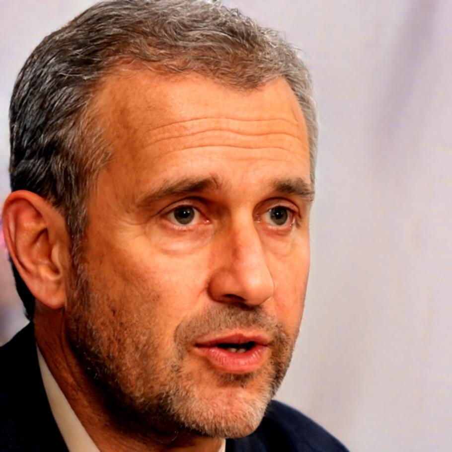Portrait de Julien Moreau, Directeur Stratégique chez coravellanex